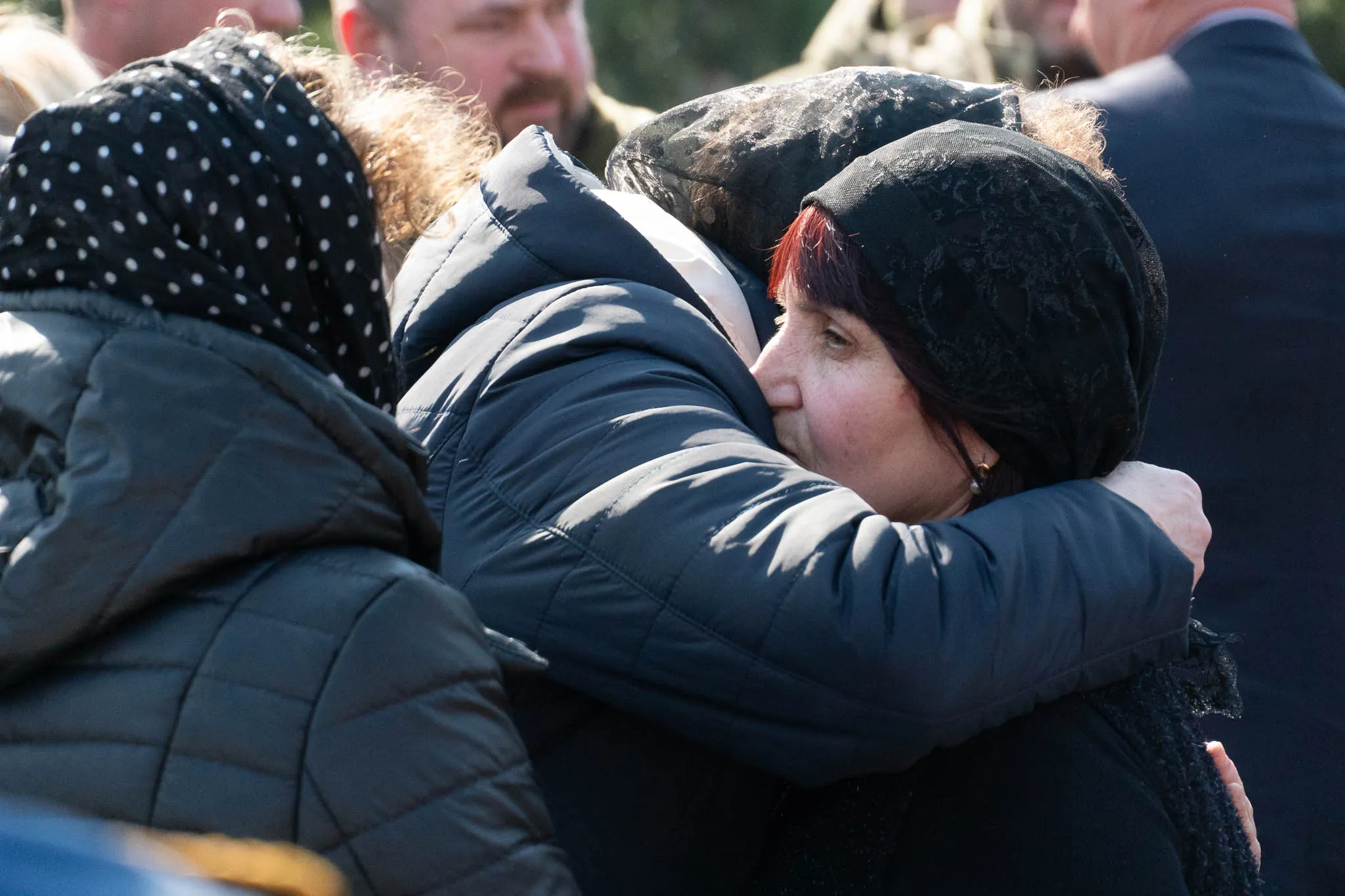 Ужгород сьогодні провів в останню земну дорогу 39-річного військовослужбовця, солдата, стрільця-зенітника Ярослава Малюка