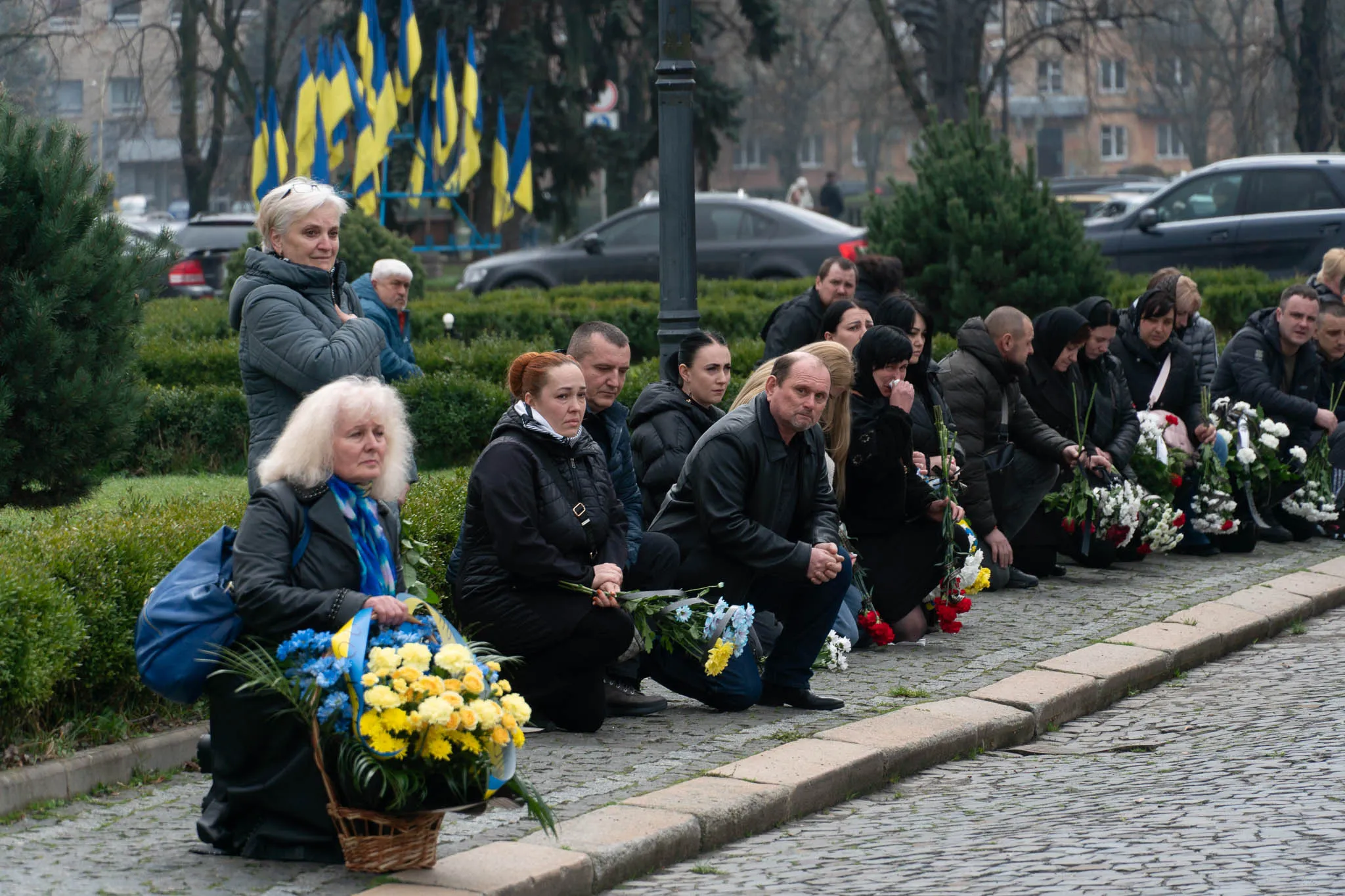 Ужгород попрощався із загиблим Героєм – 36-річним солдатом Сергієм Лазориком