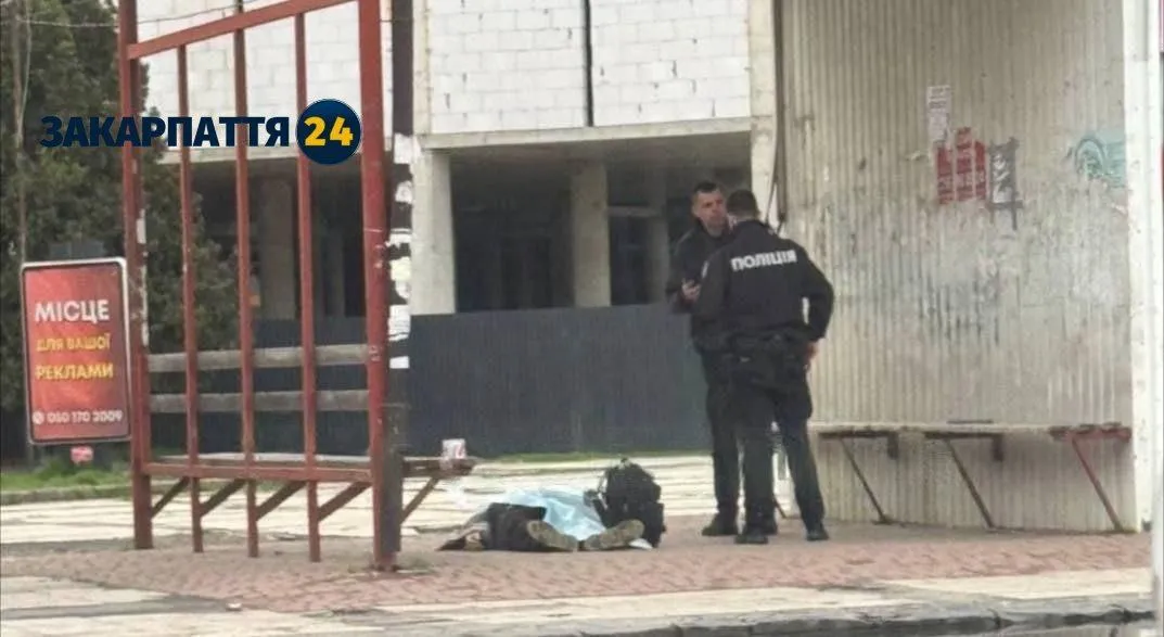 Раптова смерть чоловіка біля універмагу “Україна”