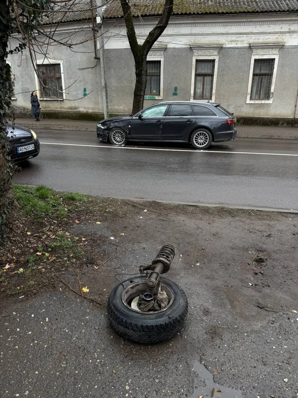 ФОТОФАКТ. В Ужгороді зіткнулися чотири авто