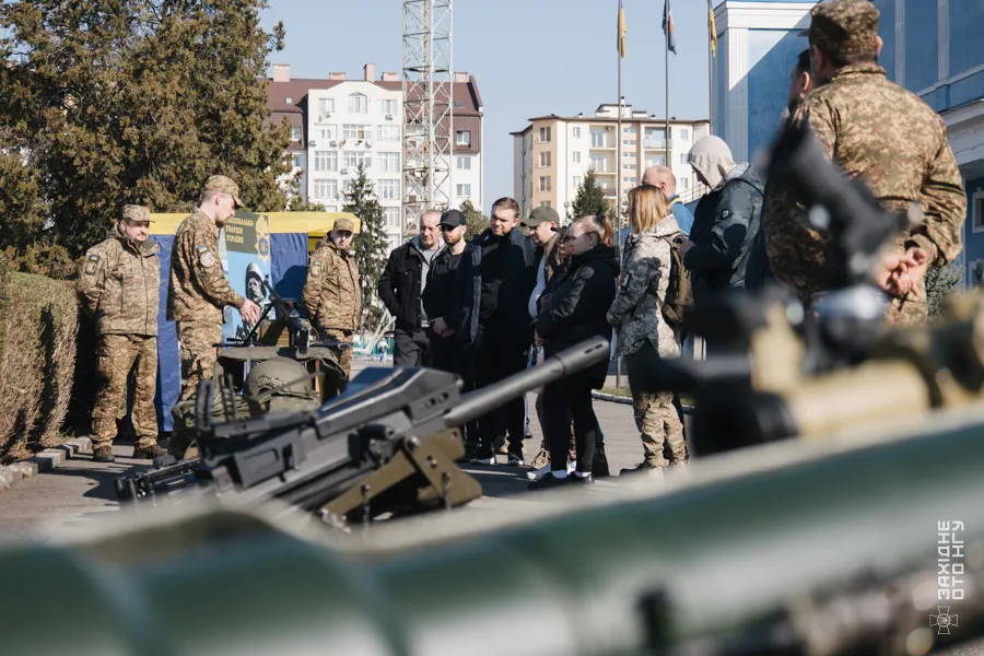 Нацгвардія в Ужгороді демонстрація сили та готовності до захисту