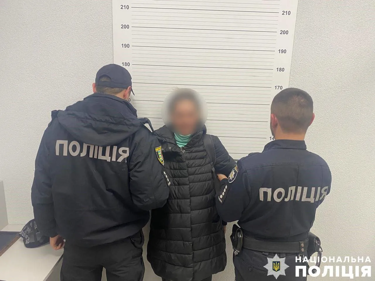 В Ужгороді поліцейські затримали зловмисницю, яка пограбувала пенсіонерку