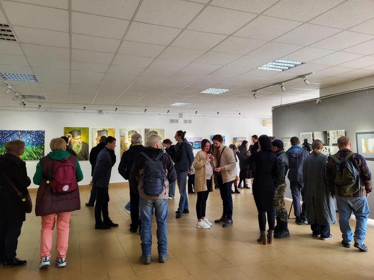 В ужгородській галереї відкрили виставку молодих художників Закарпаття