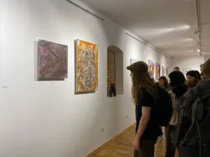 “Фокус групи”: палітра молодого мистецтва Закарпаття на ювілейній виставці