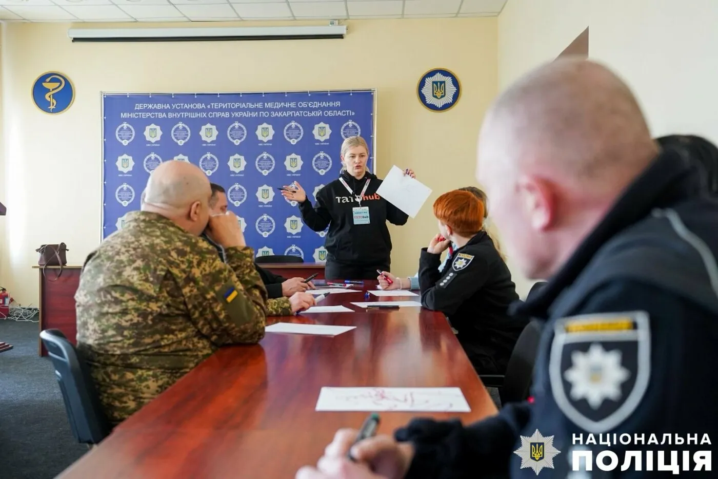 Нейрографіка лікує душу: в Ужгороді захисники опановували арт-терапію