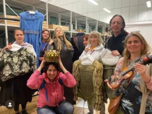 Виставка «Квітень в квадраті. Grreensleeves» відкриється в Ужгороді