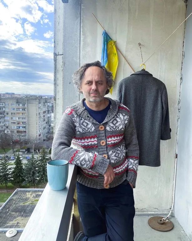 Оаза творчості за зачиненими дверима: мистецька резиденція «Вибачте, номерів немає» в серці ужгородського готелю