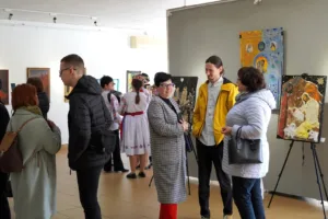 Юні таланти Ужгорода демонструють свої здобутки на ювілейній виставці