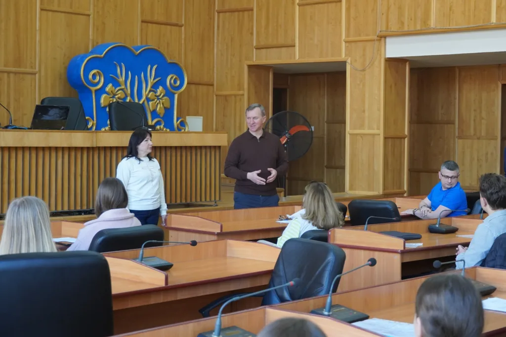 Заголовок: Ужгородські студенти УжНУ успішно завершили стажування в міській раді Заголовок: Ужгородські студенти УжНУ успішно завершили стажування в міській раді