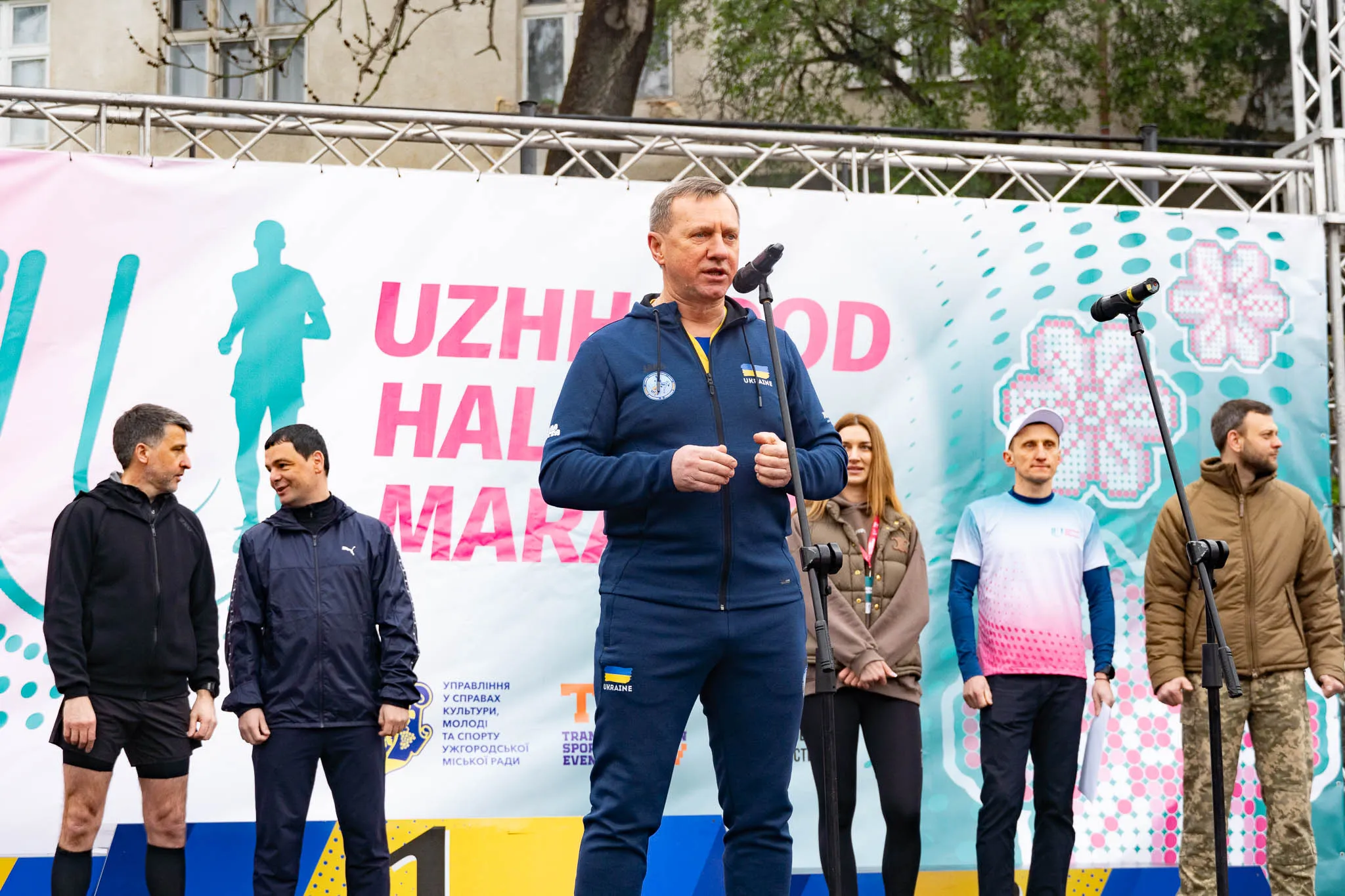Спортивний фронт Ужгорода: благодійний півмарафон об’єднав сотні заради підтримки ЗСУ