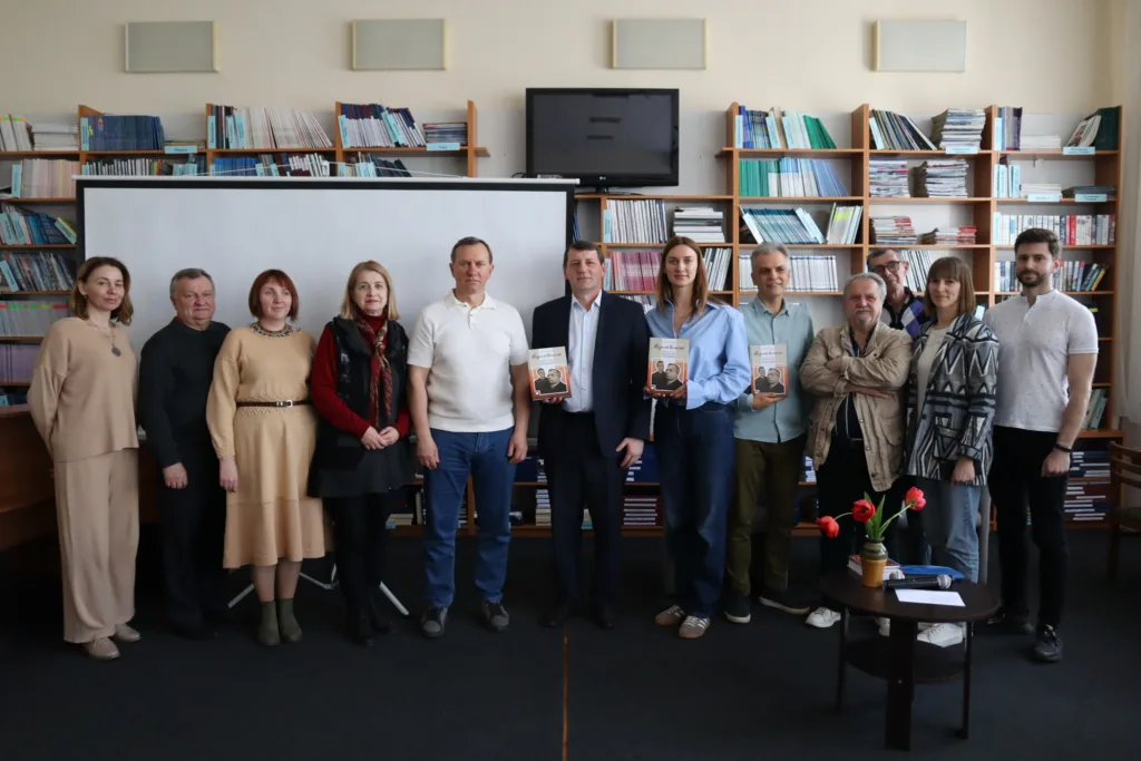 Відкриваючи невідоме: в Ужгороді презентували ґрунтовну біографію президента Карпатської України Августина Волошина Відкриваючи невідоме: в Ужгороді презентували ґрунтовну біографію президента Карпатської України Августина Волошина