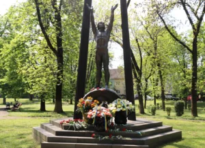 В Ужгороді вшанували героїв Чорнобиля та обговорили їхню підтримку