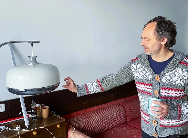 Оаза творчості за зачиненими дверима: мистецька резиденція «Вибачте, номерів немає» в серці ужгородського готелю