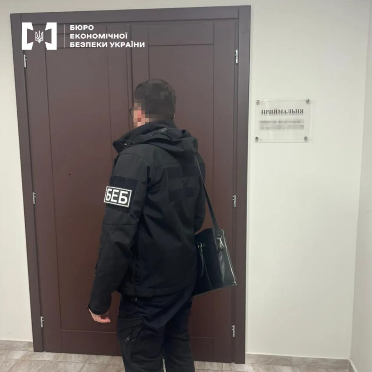 Розтрата бюджетних коштів на будівництві автобази в Ужгороді: службовців підозрюють у змові