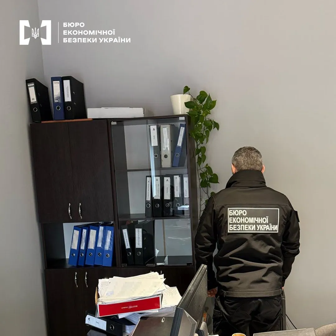 Розтрата бюджетних коштів на будівництві автобази в Ужгороді: службовців підозрюють у змові