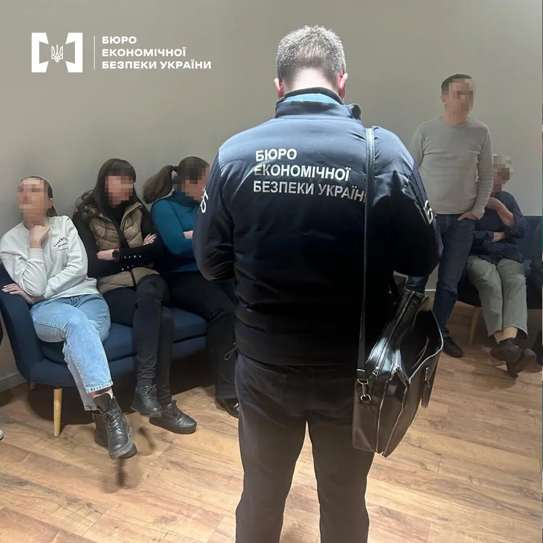 Закарпатські детективи БЕБ викрили масштабну схему ухилення від податків мережею супермаркетів “Zina”, “1Minute” та “Kefir”