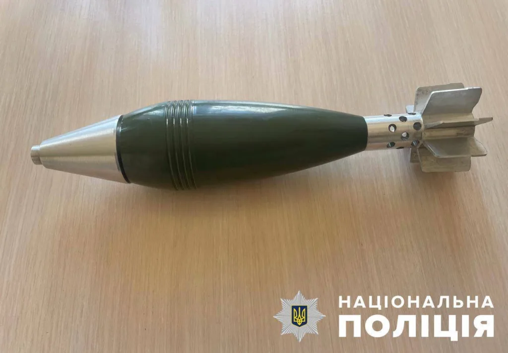 Небезпечна знахідка в ужгородській школі: пильність інспектора запобігла паніці Небезпечна знахідка в ужгородській школі: пильність інспектора запобігла паніці