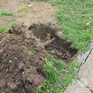 Тривожна знахідка в Ужгороді: Під час земляних робіт виявлено вибухонебезпечний снаряд