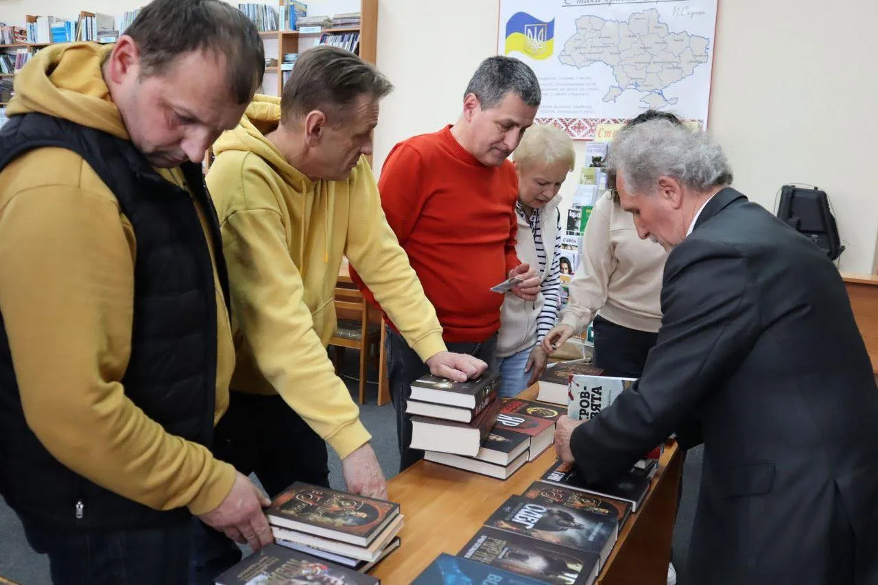 Відродження духу: Володимир Шовкошитний презентує скарби української літератури