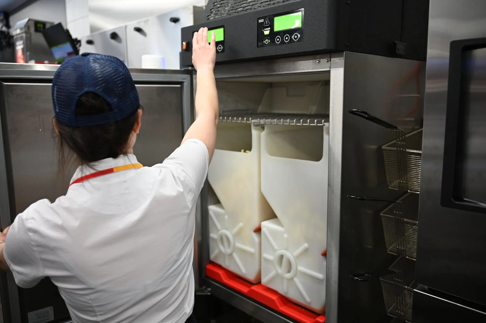 “Вільна каса” тепер і в Ужгороді: McDonald’s відкрив свої двері на Закарпатті