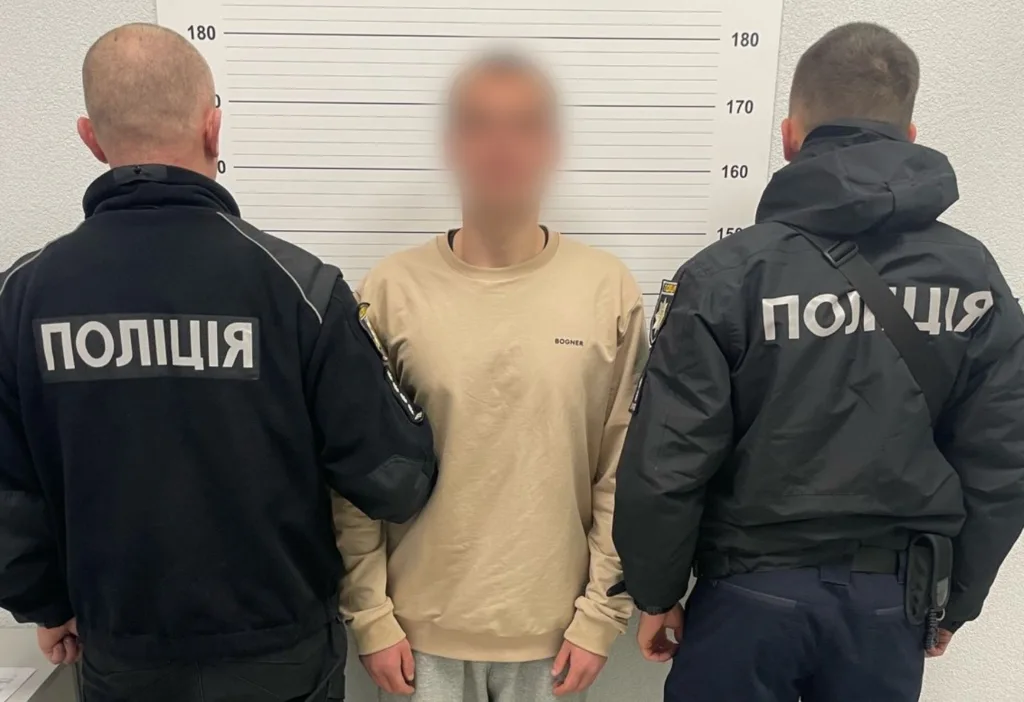 Оперативне розкриття зухвалого нападу в Ужгороді: хроніка затримання правопорушника Оперативне розкриття зухвалого нападу в Ужгороді: хроніка затримання правопорушника