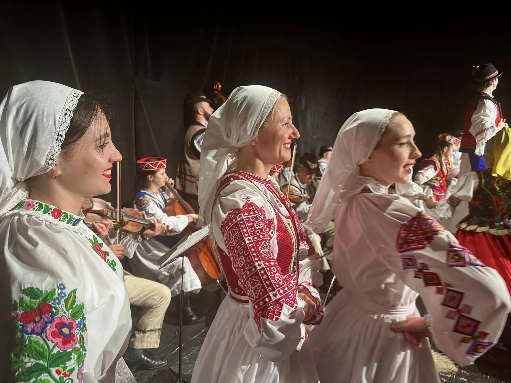 Закарпатський народний хор та пісочна анімація подарують унікальний концерт