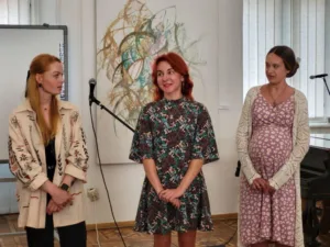 Виставка «Квітень у квадраті – Greensleeves» відкрилася в Ужгороді