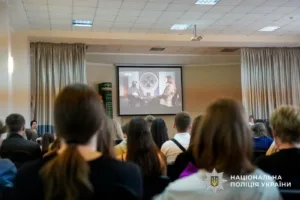 В Ужгороді поліція та СБУ проводять заходи з протидії вербуванню дітей