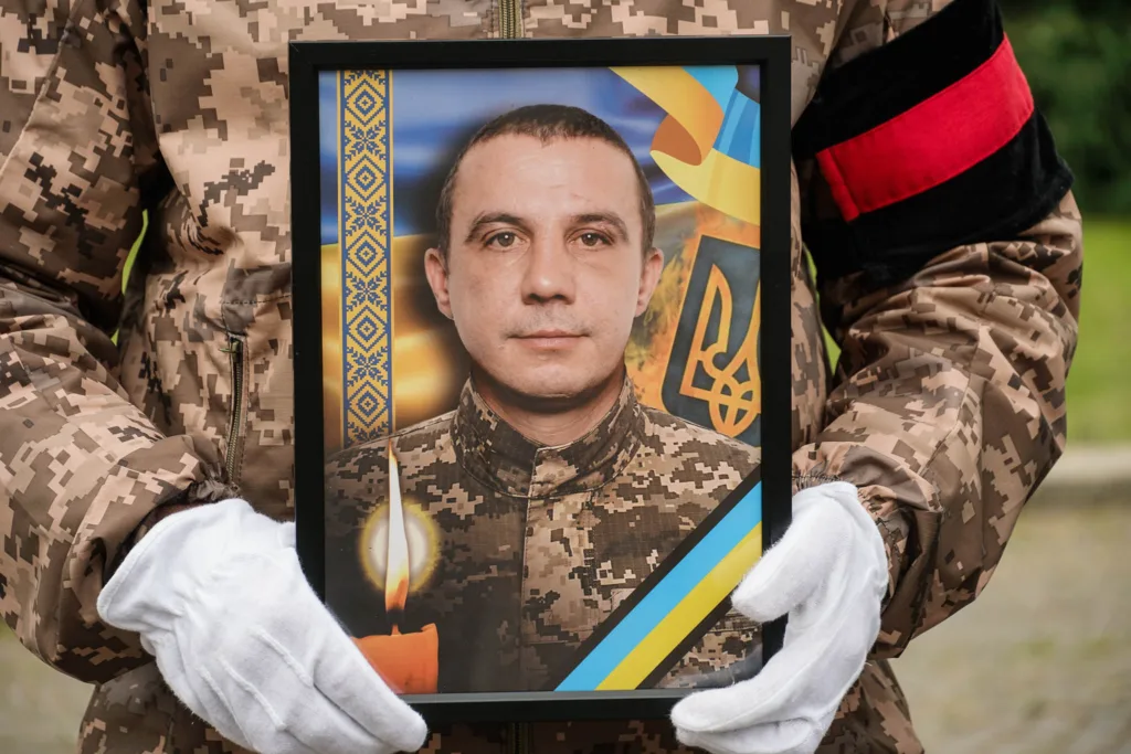 Ужгород попрощався із захисником Василем Чурговичем Ужгород попрощався із захисником Василем Чурговичем