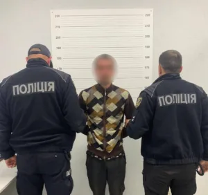 В Ужгороді затримали двох чоловіків за пограбування