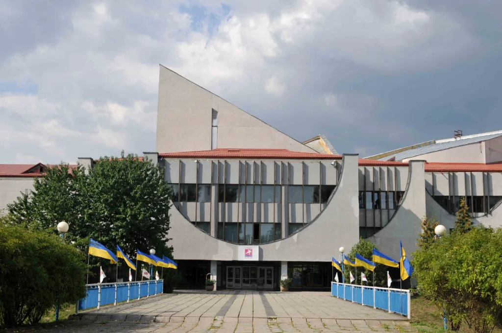В Ужгороді відбулася наукова виставка «Елементи Всесвіту» В Ужгороді відбулася наукова виставка «Елементи Всесвіту»