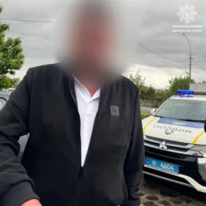 В Ужгороді п’яний водій без прав відмовився від огляду