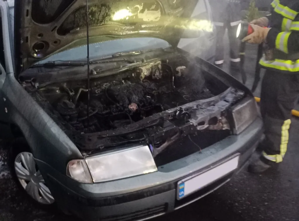 В Ужгороді горів легковий автомобіль В Ужгороді горів легковий автомобіль