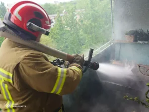 Небезпечна недбалість в Ужгороді призвела до пожежі у багатоповерхівці