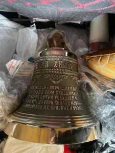 Митник виявив незадекларований бронзовий дзвін вагою понад 140 кг