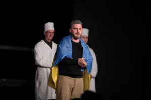 Благодійний показ Закарпатського драмтеатру в Будапешті зібрав понад 50 тис. грн для військового