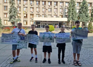 В Ужгороді громада вимагає зупинити забудову футбольного поля на Тлехаса: петиція набрала голоси