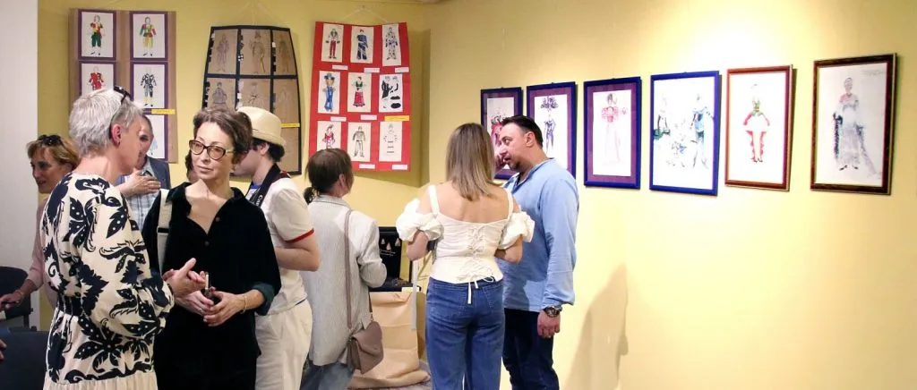 В Угорському домі в Ужгороді відкрилась родинна виставка сценографії Емми Зайцевої