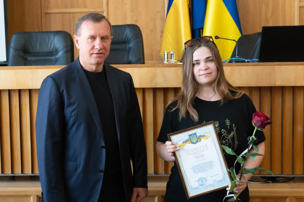 В Ужгороді відзначили День журналіста: представникам ЗМІ вручили грамоти міськради