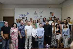 Донецький театр з Маріуполя завершує сезон в Ужгороді: “Маріупольська драма” та прем’єра “Косметика ворога”