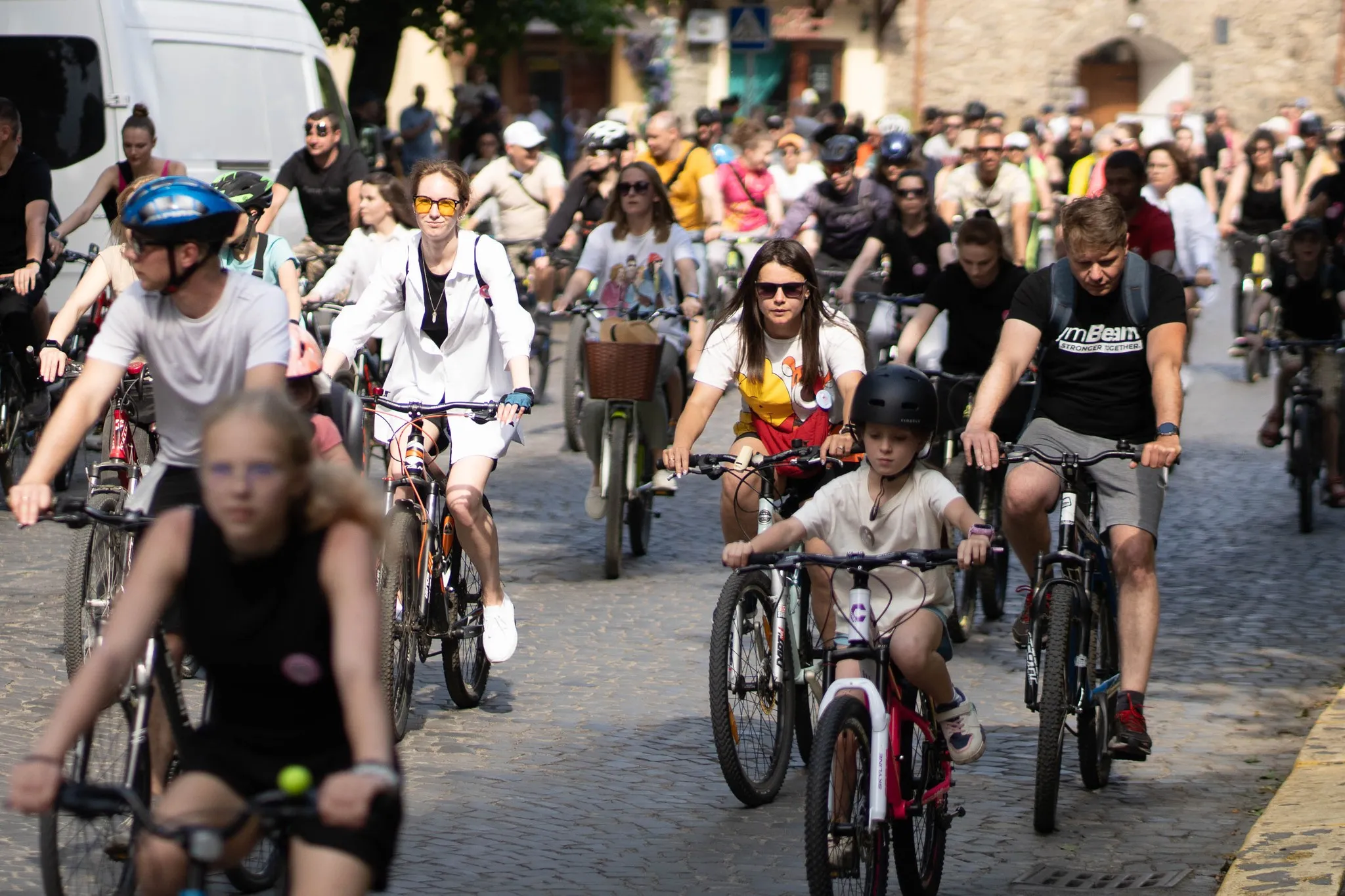 Понад 1500 ужгородців об’єдналися у благодійному велозаїзді “Big City Ride” на підтримку ЗСУ