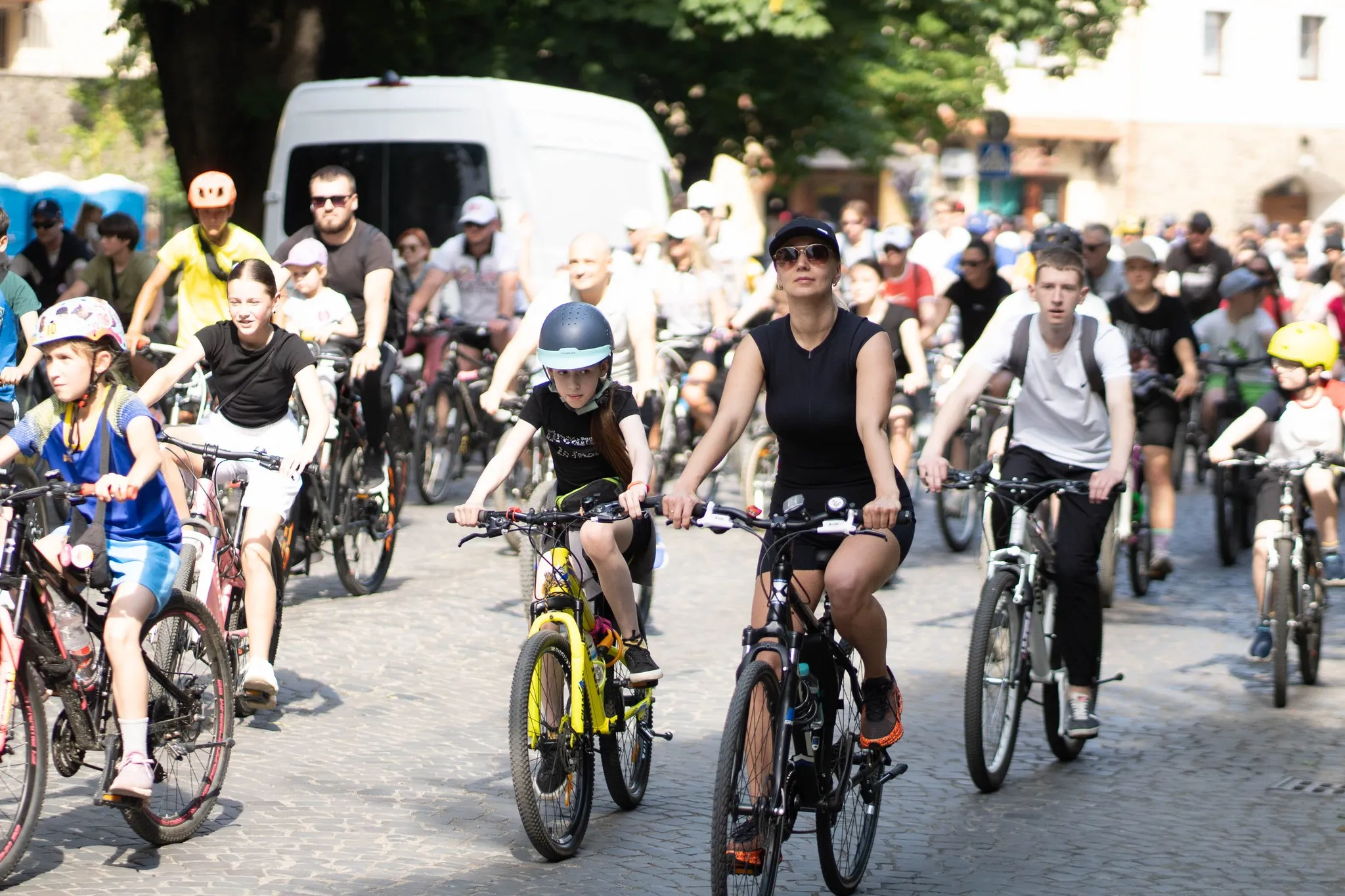 Понад 1500 ужгородців об’єдналися у благодійному велозаїзді “Big City Ride” на підтримку ЗСУ