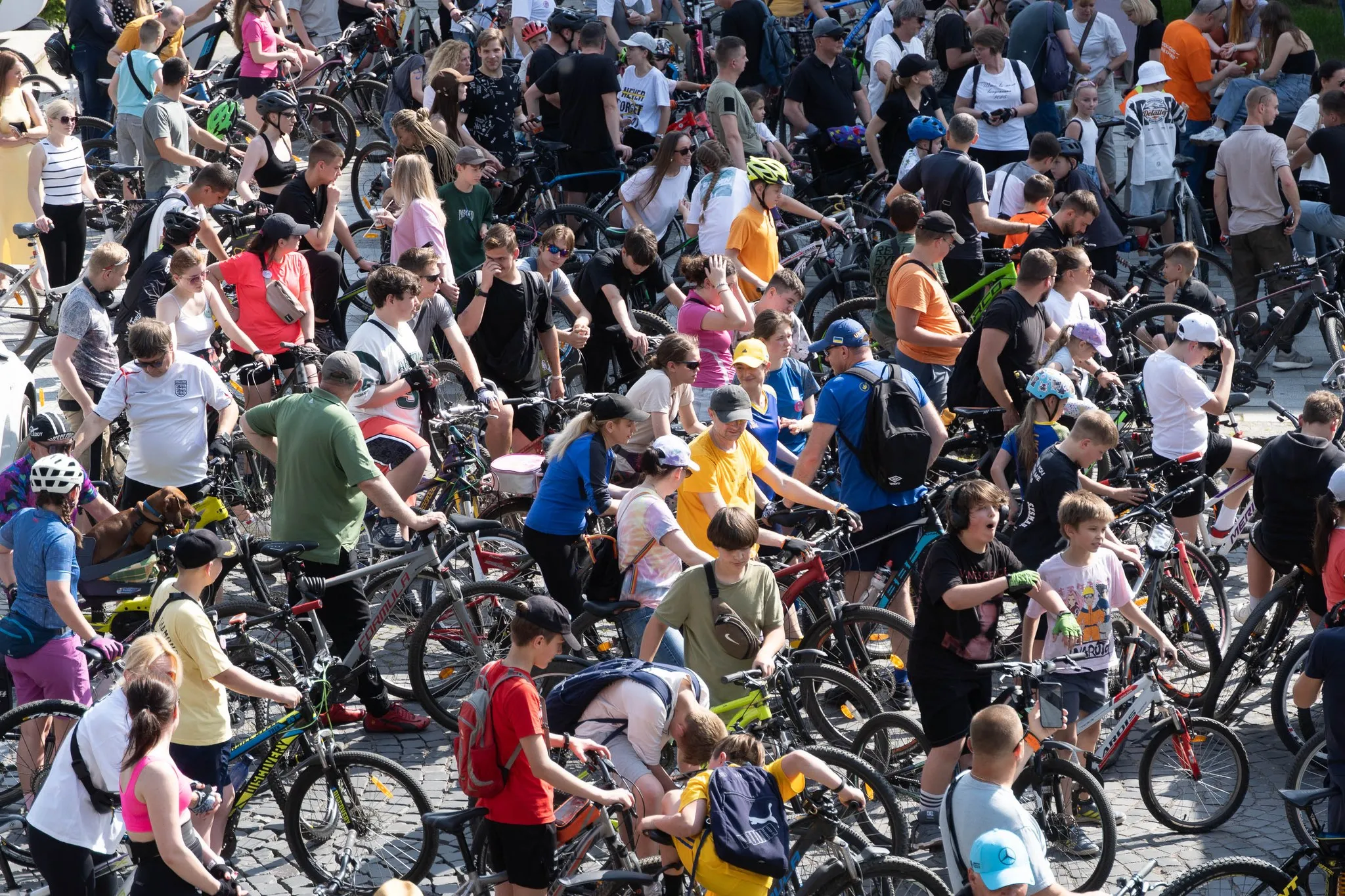Понад 1500 ужгородців об’єдналися у благодійному велозаїзді “Big City Ride” на підтримку ЗСУ