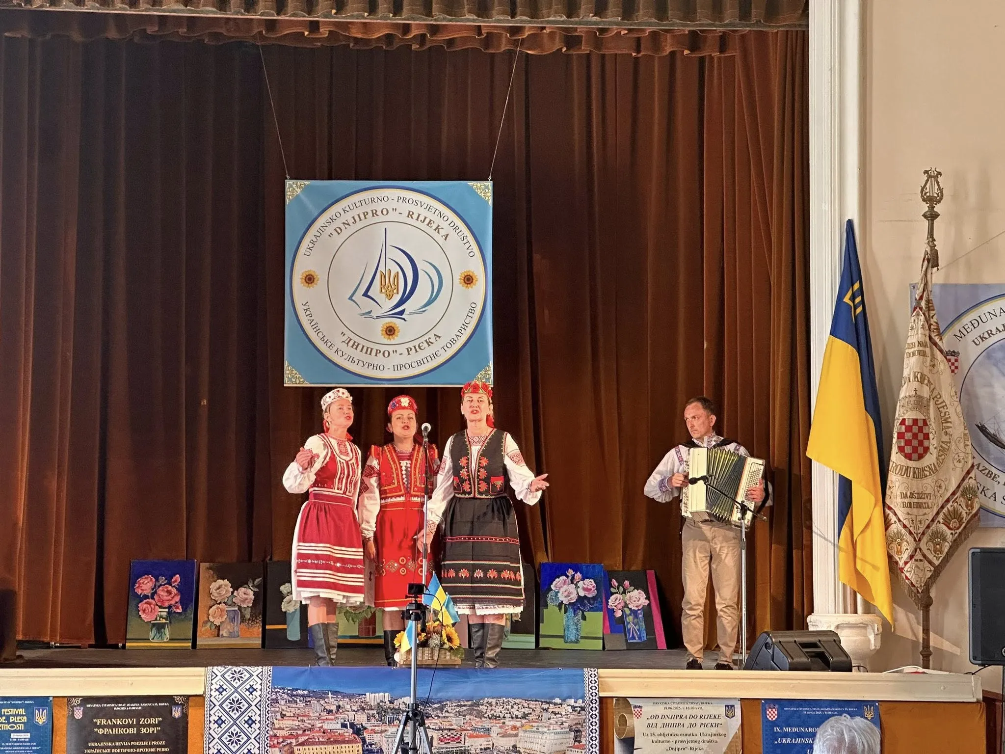 Тріумфальні гастролі Закарпатського народного хору в Хорватії: місія культурної дипломатії