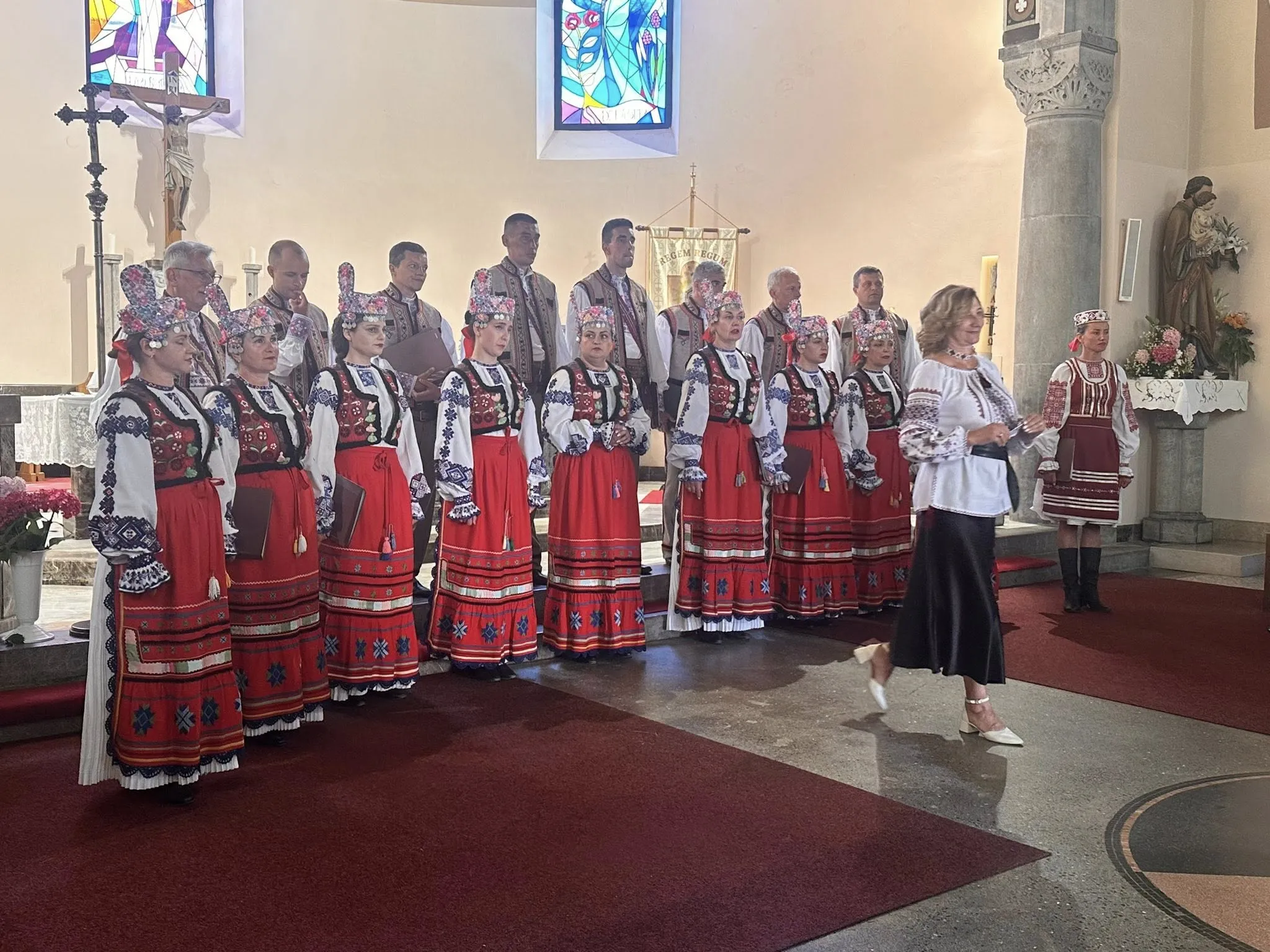Тріумфальні гастролі Закарпатського народного хору в Хорватії: місія культурної дипломатії