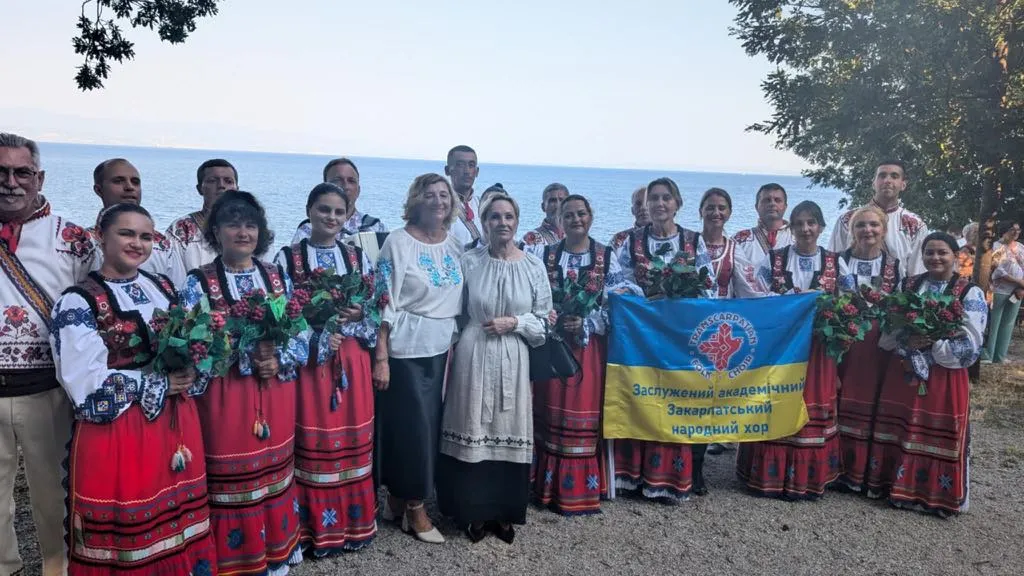 Тріумфальні гастролі Закарпатського народного хору в Хорватії: місія культурної дипломатії