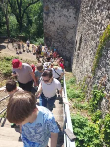 Ювілейна екскурсія у Невицькому замку зібрала сотні охочих
