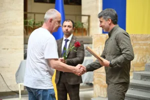 На Закарпатті 21 родина військових отримала сертифікати на житло