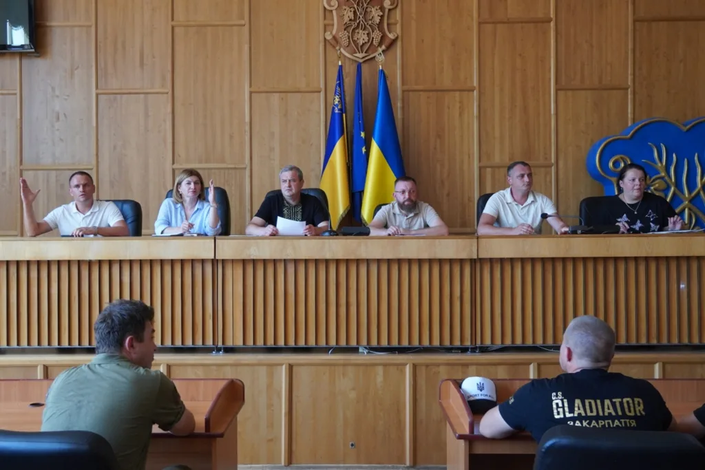 Поховання Героїв на Пагорбі Слави в Ужгороді: Обговорення та Рішення