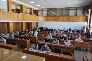 Ужгородська міська рада: Підтримка військових, розвиток інфраструктури та вшанування Героїв на черговій сесії